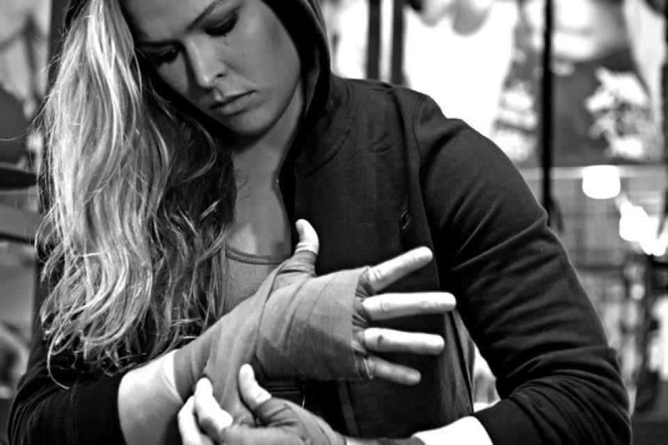 Ronda Rousey com estreia de sonho na wrestlemania