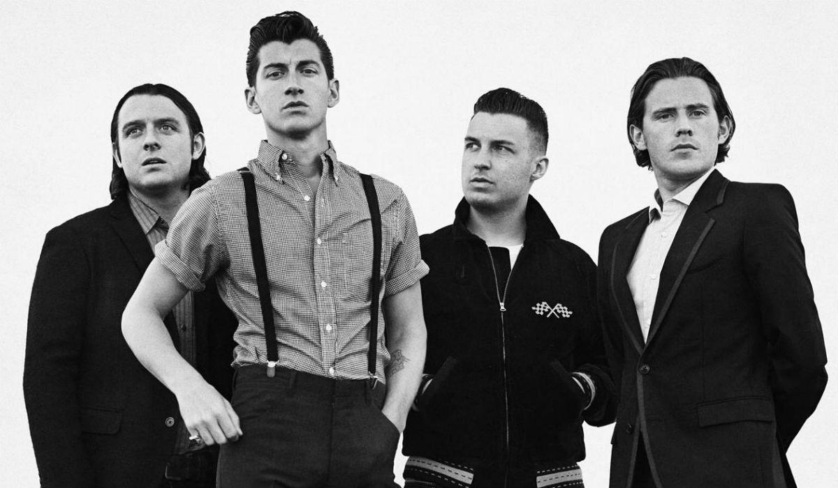 Arctic Monkeys estão de volta aos discos