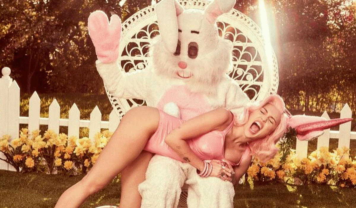 A Páscoa atrevida e sensual de Miley Cyrus