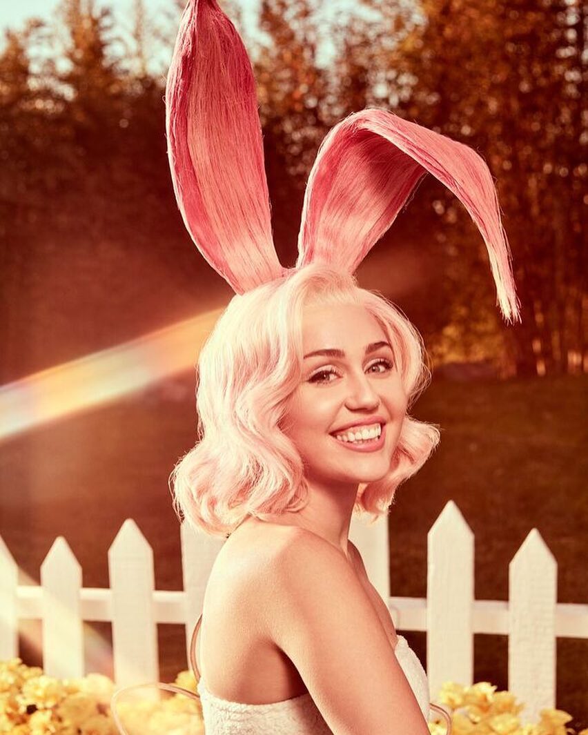 A Páscoa atrevida e sensual de Miley Cyrus