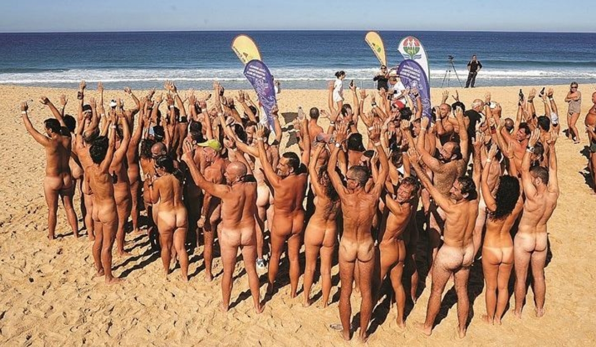 Praia do Meco vai ser palco de corrida nudista de 5 quilómetros