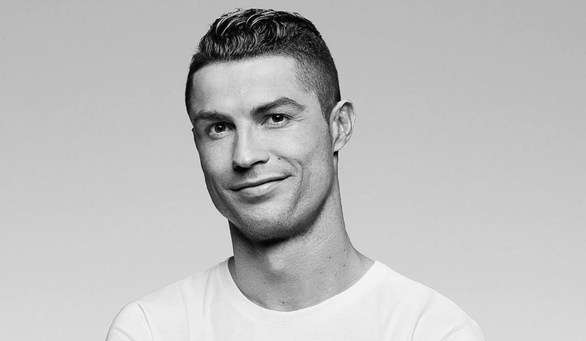 Cristiano Ronaldo revoltado com pontuação no FIFA 19 e o melhor onze do jogo