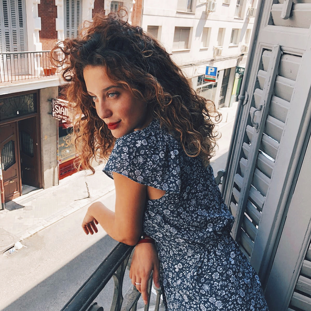 Maria Pedraza, a atriz descoberta no Instagram que faz bater o coração de espanhóis e portugueses