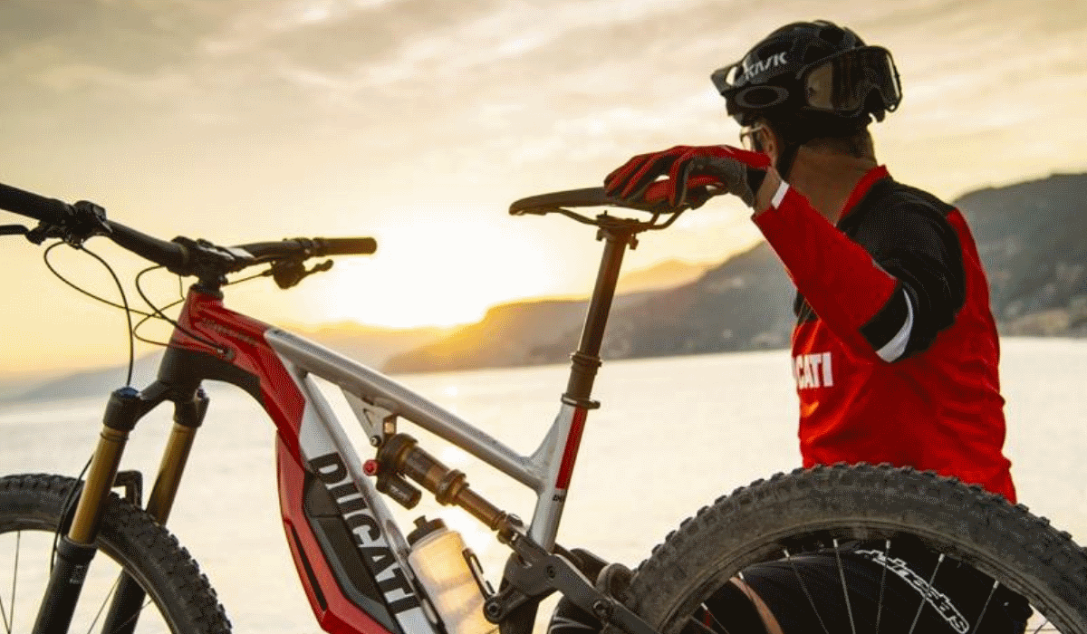 Ducati apresenta a primeira bicicleta de montanha elétrica