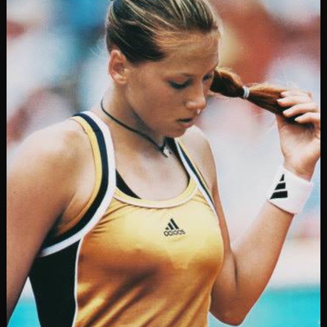 Anna Kournikova, a ex-tenista para quem o sexo é o café da manhã