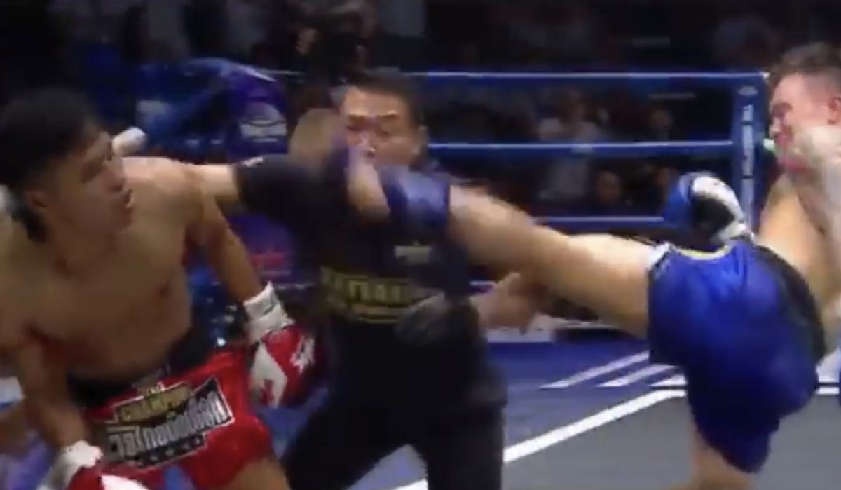 Neste combate de Muay Thai nem o árbitro se livrou do KO