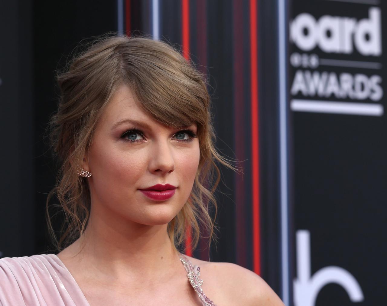 Taylor Swift recorre a tecnologia inovadora para apanhar stalkers nos concertos