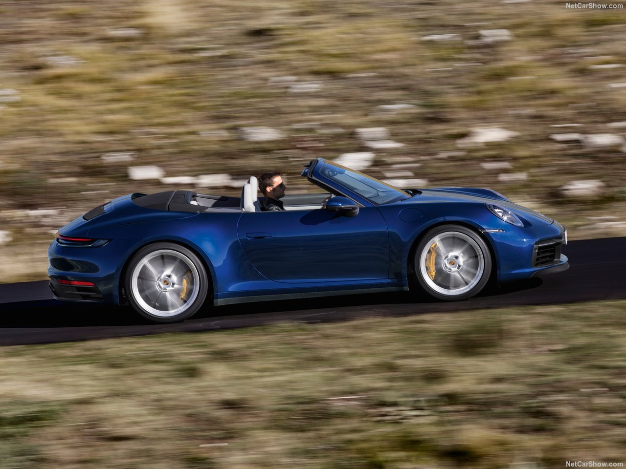 Porsche 911 Carrera 4S Cabriolet e os 450 cavalos que nos fazem pensar no verão