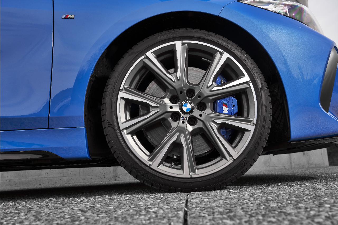 BMW apresenta o seu primeiro Série 1 de tração dianteira