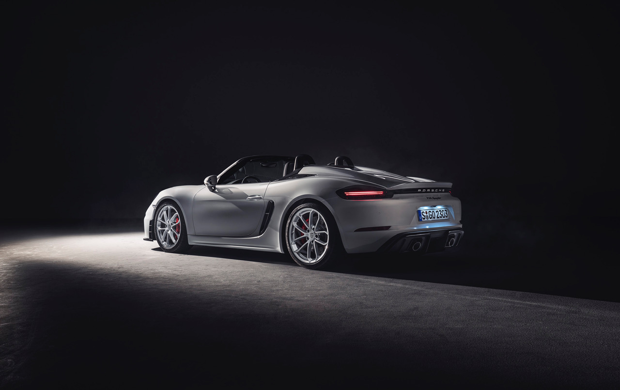 Porsche apresenta novos desportivos em dose dupla