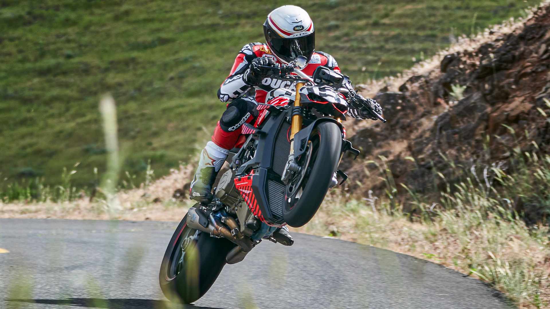 Ducati Streetfighter V4 vai acelerar na rampa de Pikes Peak