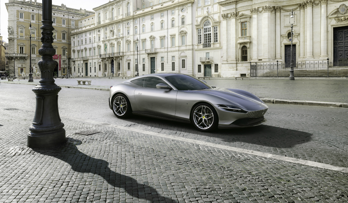 Novo Ferrari Roma, o elegante coupé com um V8 de 620 cavalos