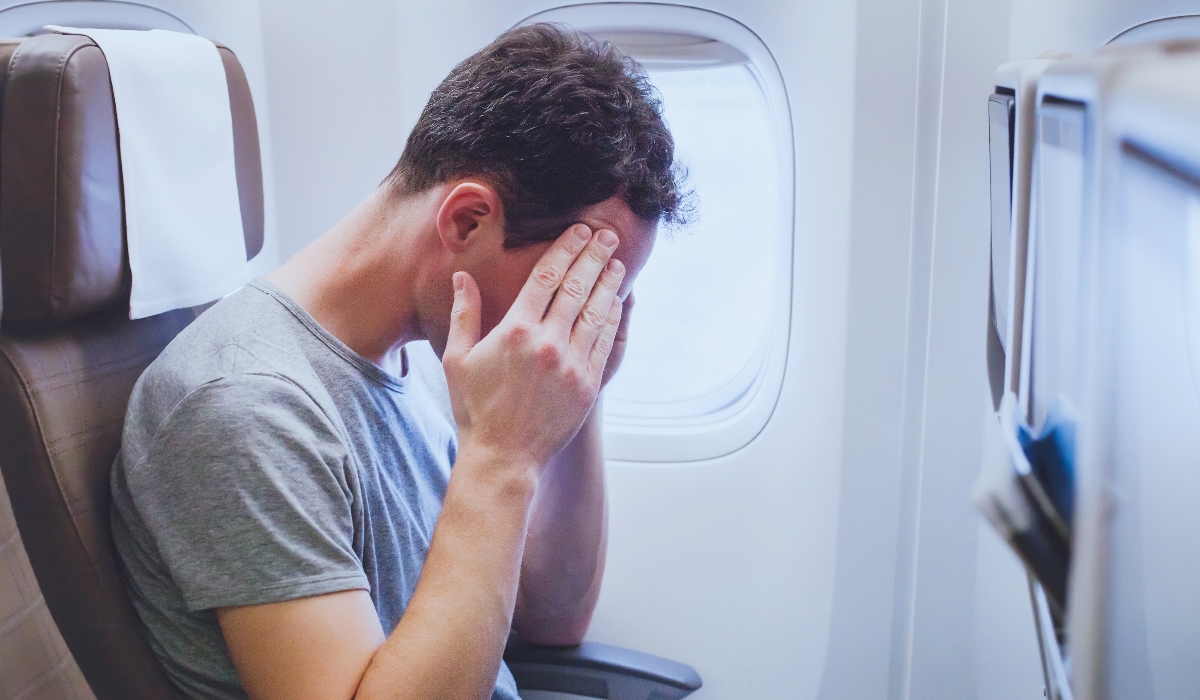 Viajar de avião pode provocar efeitos negativos sérios ao organismo