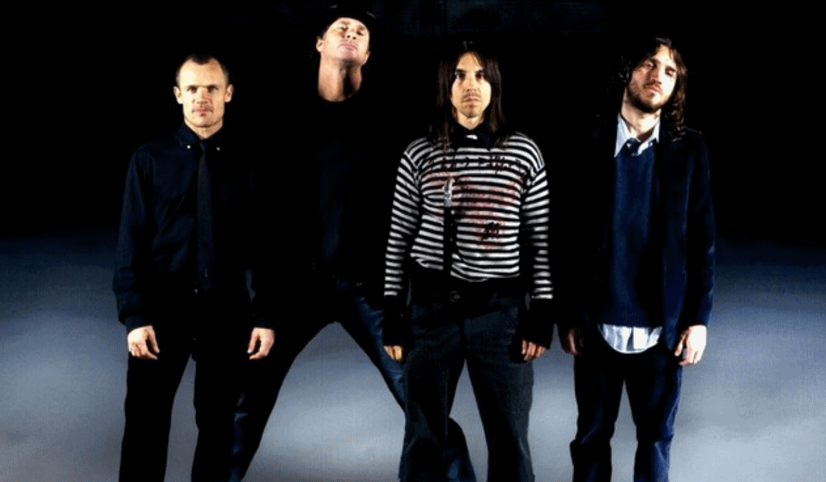 John Frusciante está de volta aos Red Hot Chili Peppers