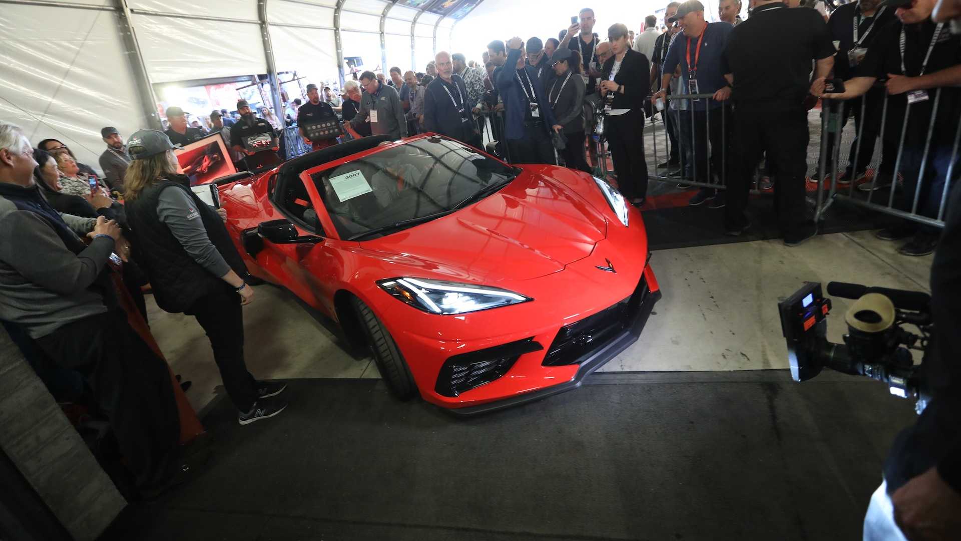 Novo Corvette Stingray vendido por quantia extraordinária em leilão