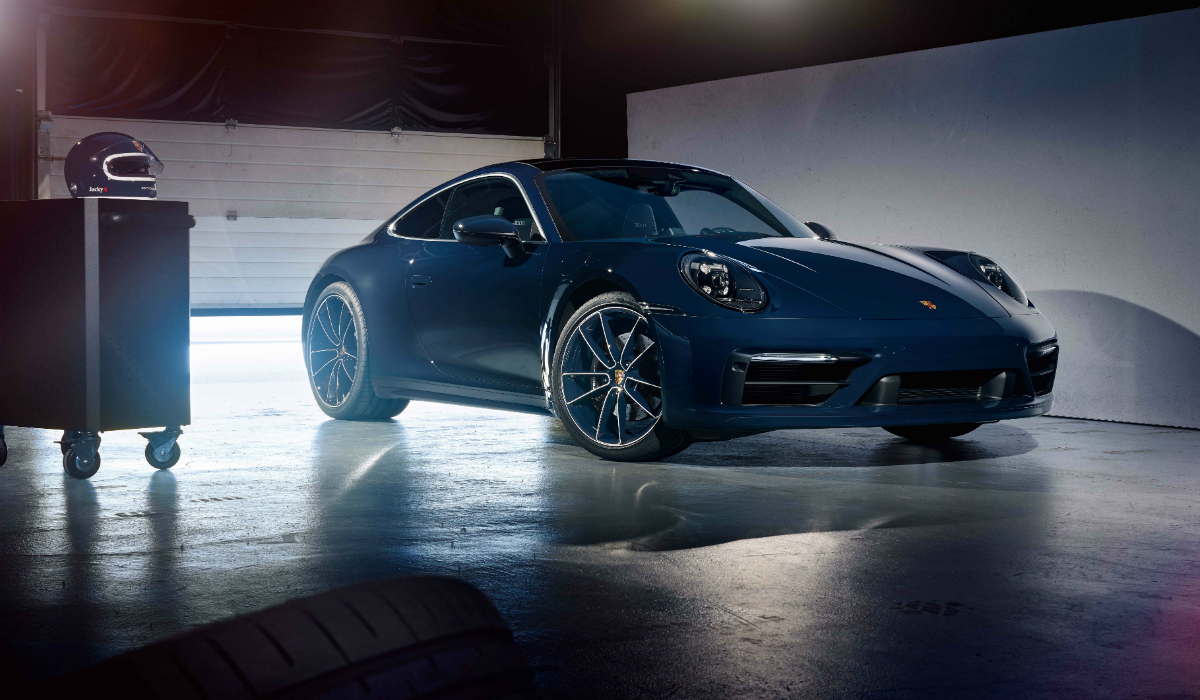 Novo Porsche 911 recebe edição especial dedicada a piloto lendário