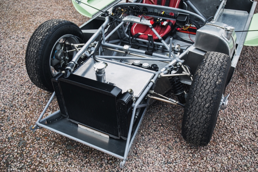 Lotus 19 conduzido por grandes nomes do desporto motorizado vai a leilão
