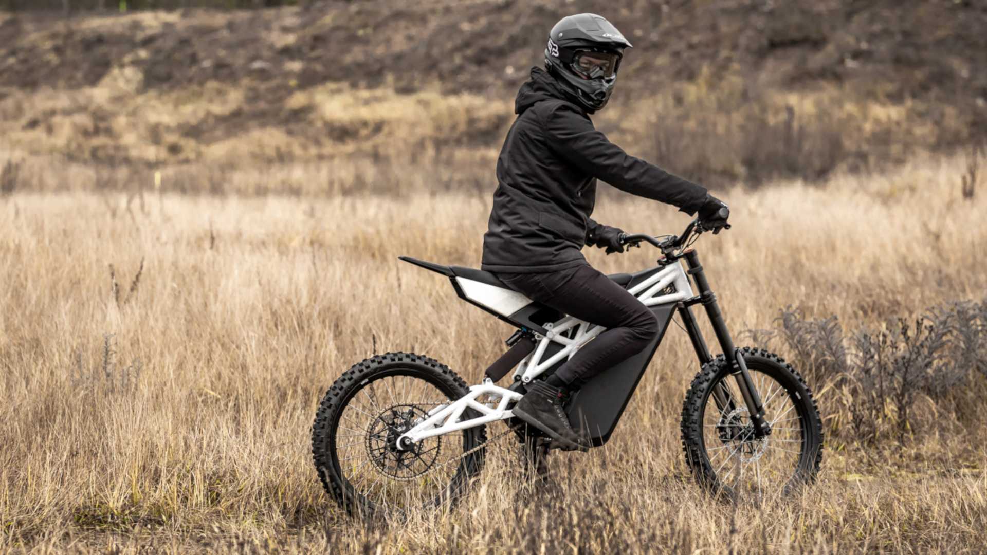 Ubco FRX1, a moto elétrica radical para aventuras nas montanhas