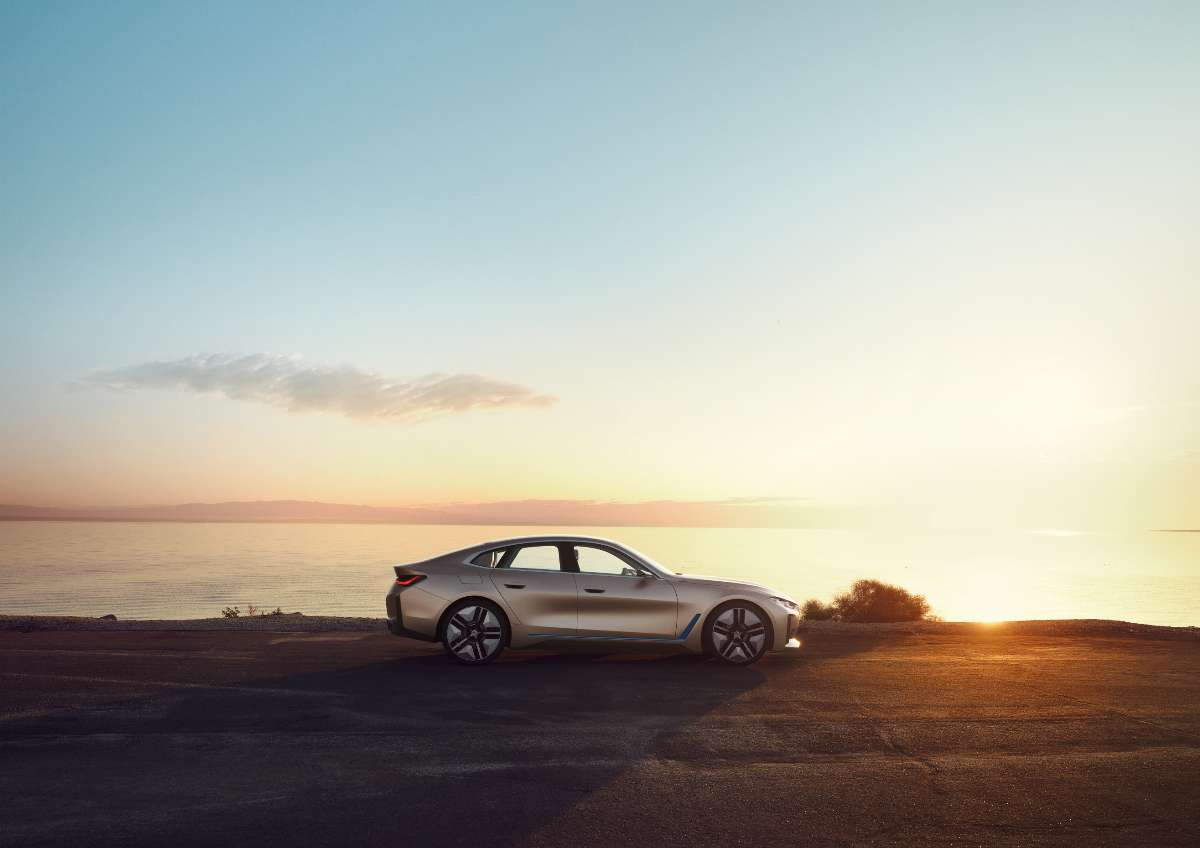 BMW i4 Concept, o futuro rival da Tesla com 600 km de autonomia