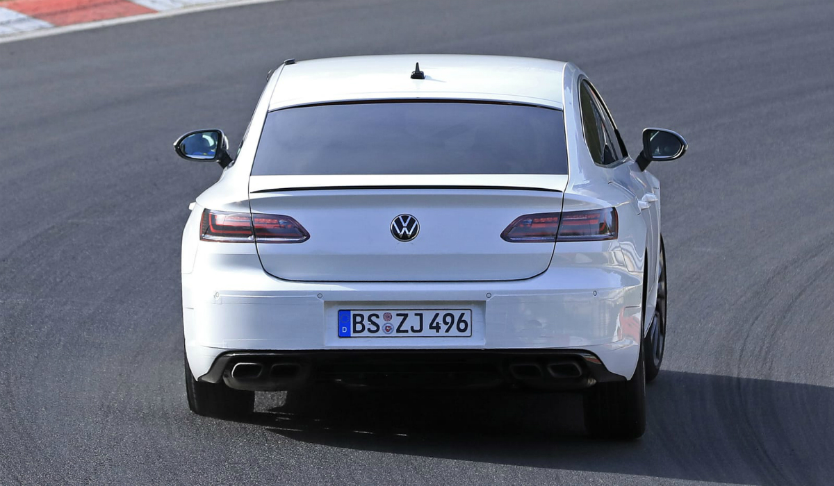 Volkswagen levou três novos R a passear no circuito de Nurburgring
