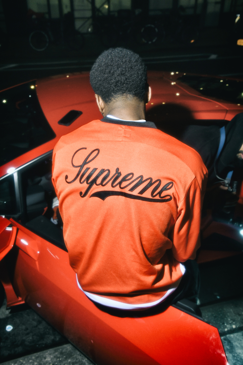 Lamborghini junta-se à Supreme e lança coleção de roupa para a primavera