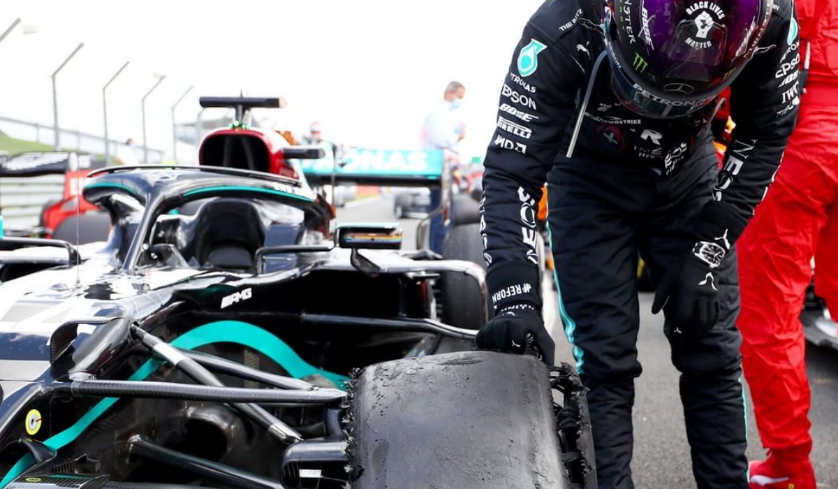 Uma vitória, um furo e mais dois recordes para Lewis Hamilton
