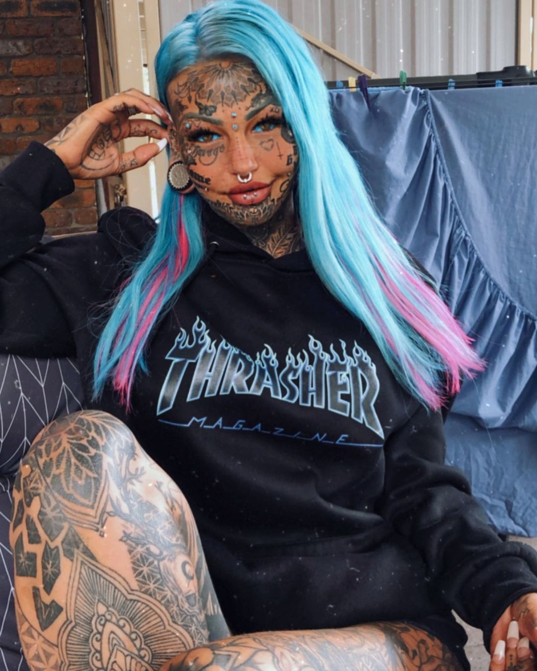 Amber Luke e as mais de 600 tatuagens que cobrem o corpo da polémica modelo