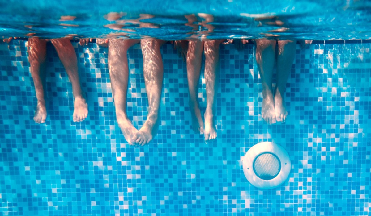 10 doenças perigosas que pode apanhar numa piscina
