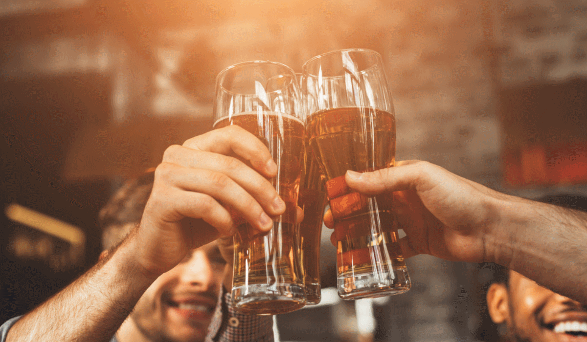 Homens que bebem esta cerveja específica tendem a ser infiéis