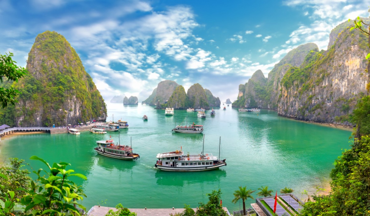 Halong Bay é uma das maravilhas naturais do Vietname