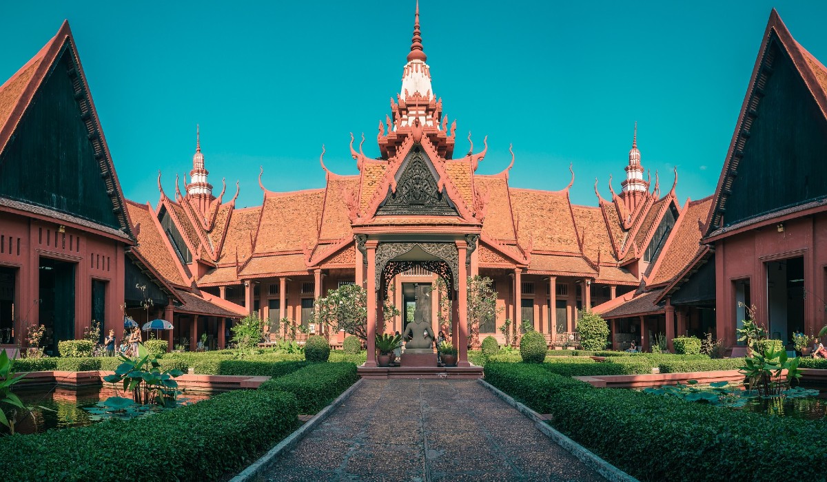 Uma viagem por Phnom Penh, a histórica capital do Camboja