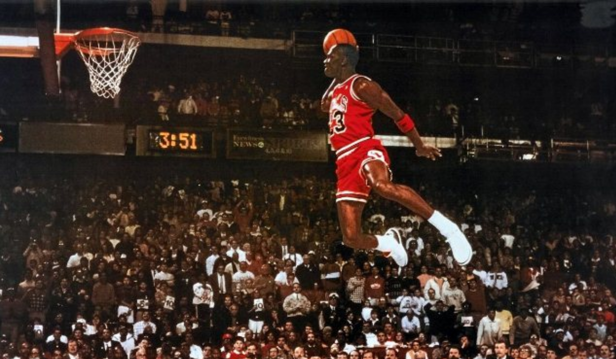 Bilhete do jogo de estreia de Michael Jordan vendido por uma fortuna