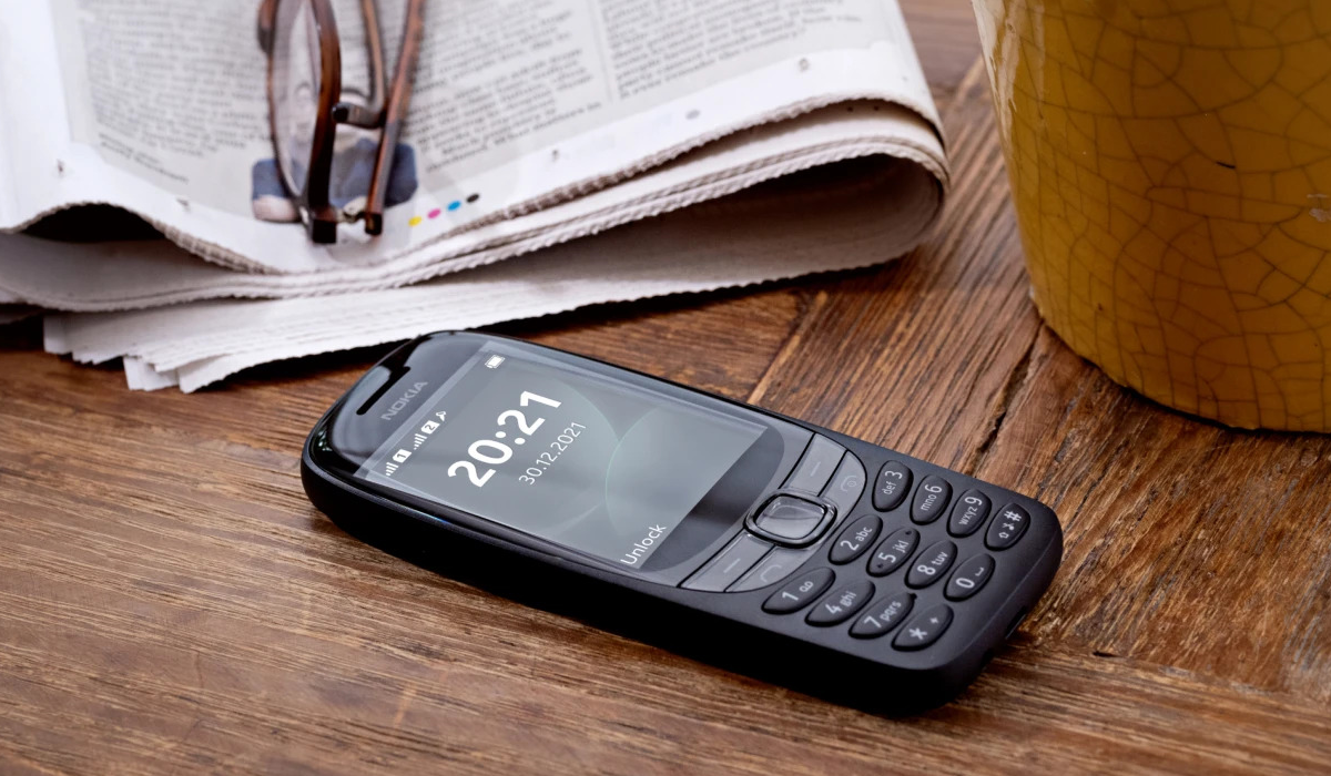 Nokia dá nova vida ao clássico 6310 e nem o jogo da cobra foi esquecido
