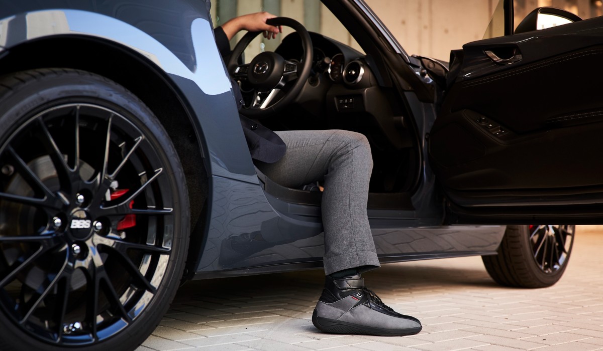 Mazda e Mizuno criam modelo exclusivo de sapatos de condução