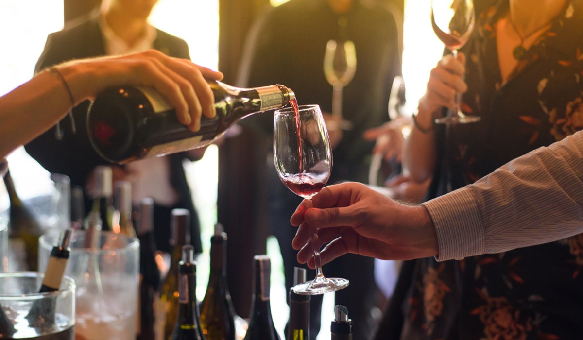 Saiba como o vinho tinto pode ajudar a evitar um problema sério de saúde